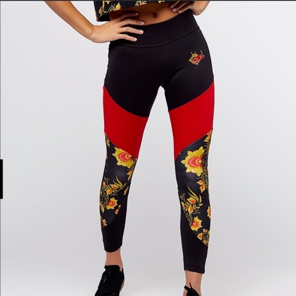Nike Pants - NWT 🌼☄️NIKE NSW LEGGINGS WOMENS SIZE SMALL